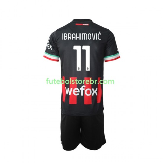 Camisa AC Milan Ibrahimovic 11 I 2022-2023 manga curta pro Juvenil